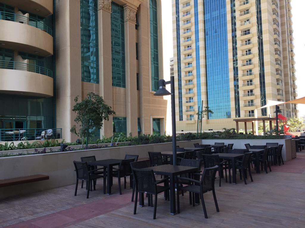 Espace Holiday Homes - Elite Residency Dubai Exteriör bild